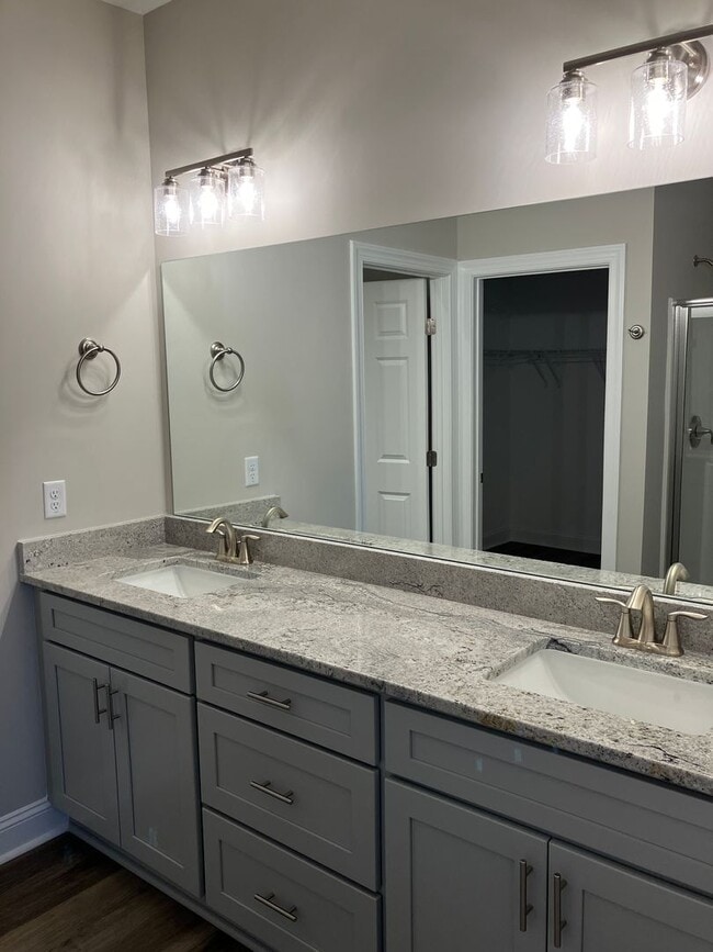 Building Photo - 3 Bedroom 2 Bathroom house located in Mill Creek Cove