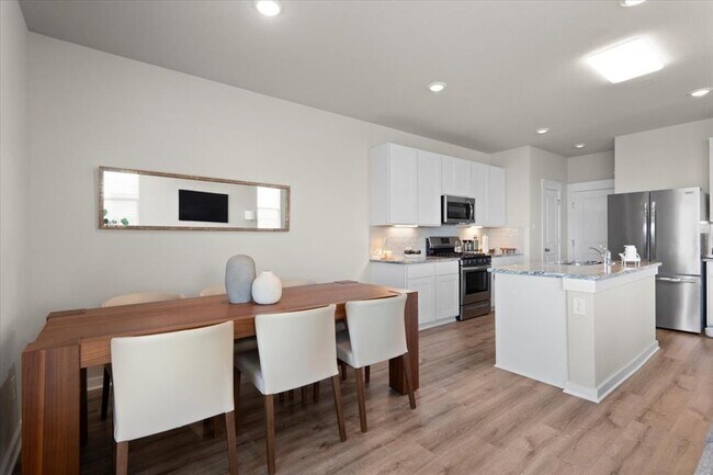 Building Photo - 1530 McKinney Dr