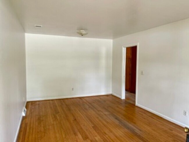Building Photo - 1509B Harbor View Rd