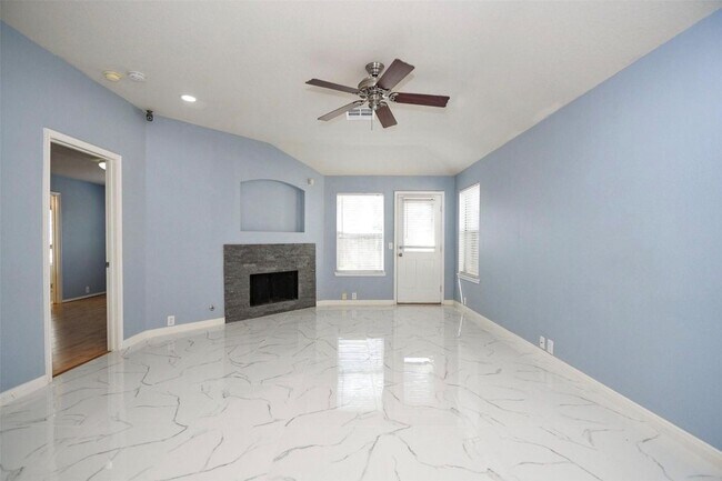 Building Photo - 6003 Baldwin Elm St