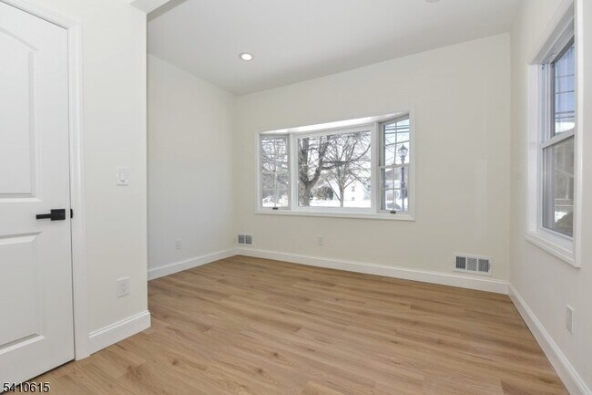 Building Photo - 383 Lafayette Ave