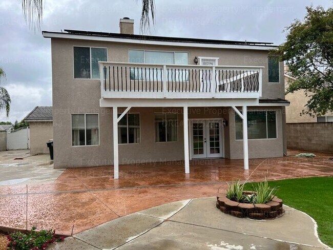 Building Photo - Stunning 4-bedroom, 3 bathroom home located in the westside of Bakersfield this spacious house of...