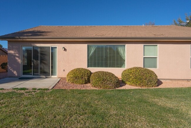 Building Photo - Beautiful 3 Bedroom Home Near Snow Canyon Parkway