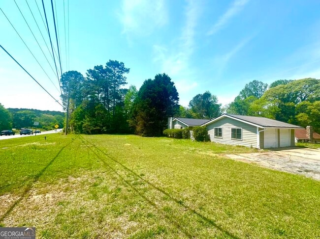 Building Photo - 100 Lakeview Ln