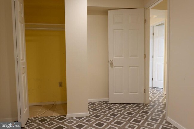 Building Photo - 8284 Mary Lee Ln