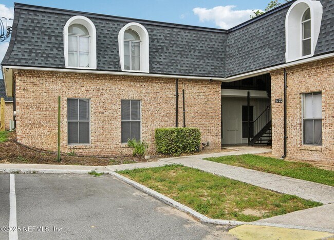 Primary Photo - 7201 Arlington Expy