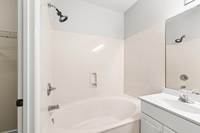 Building Photo - 1472 The Crossings