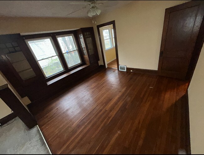 Building Photo - 3911 W 18th St