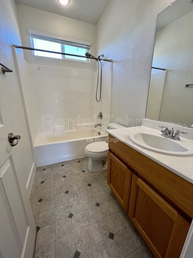 Building Photo - 459 Jacobs Dr