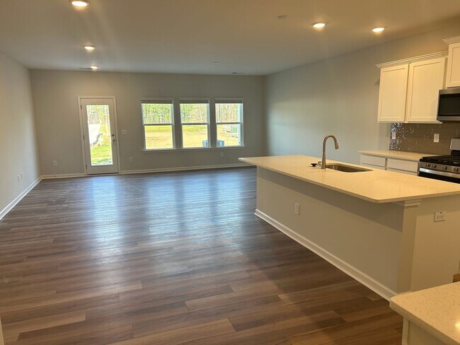 Building Photo - Spacious 3BR Townhome in Durham Near RTP, RDU & Downtown