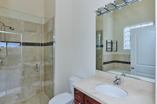 Building Photo - 2436 W Cortez St