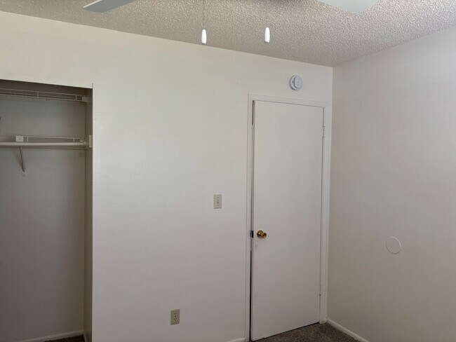 Building Photo - 2665 Scholl Dr