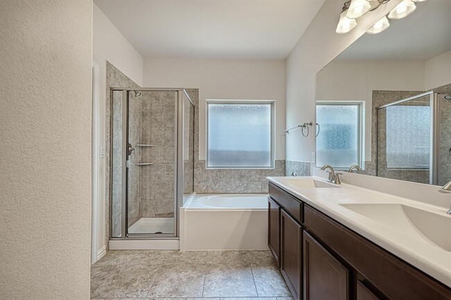 Building Photo - 10500 Crescendo Ln