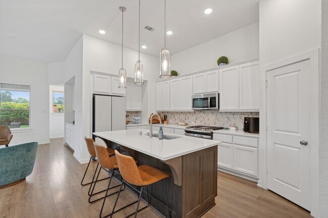 Building Photo - 8145 Overland Grv