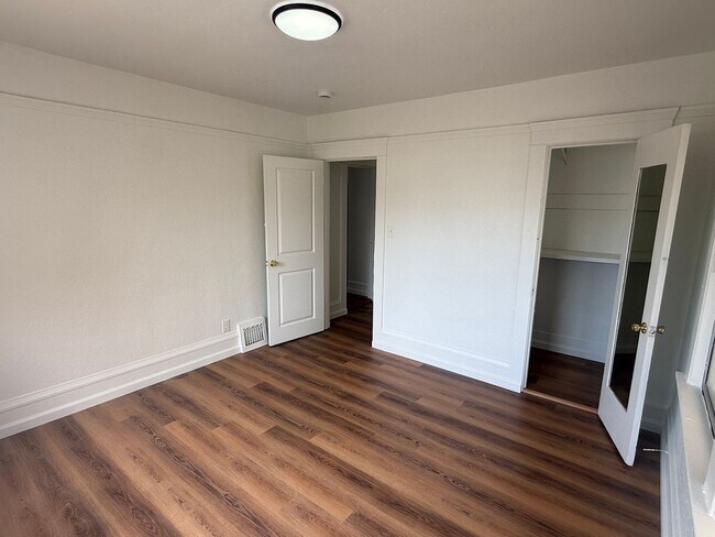 Building Photo - 261 22nd St