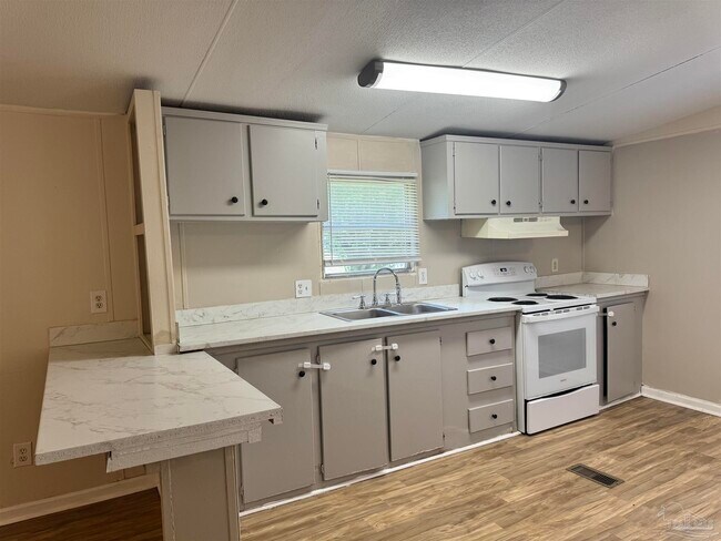 Building Photo - 3992 McCutchin Dr