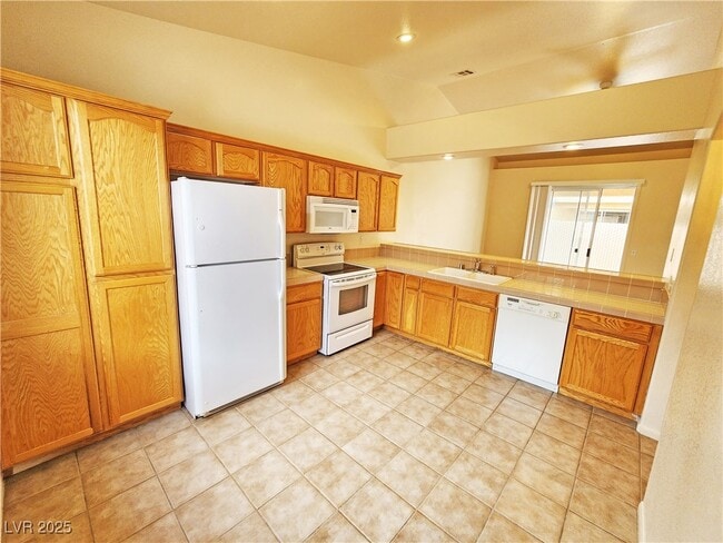 Building Photo - 1110 Red Butte St