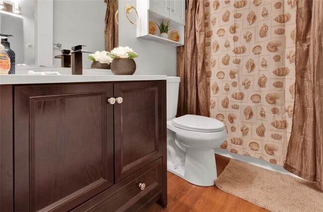 Building Photo - 2411 Huntingdon Chase