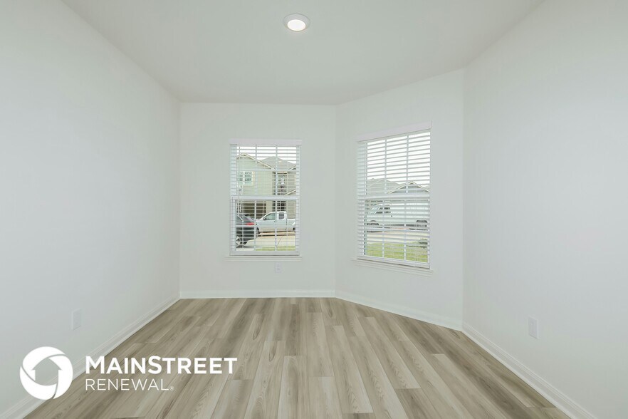 Building Photo - 26849 Steinbeck Dr