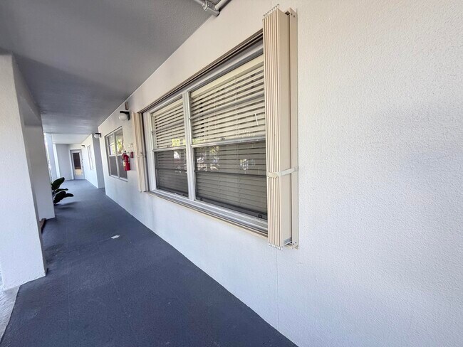 Building Photo - 1300 SW 125th Ave