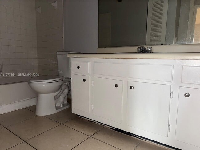 Building Photo - 3320 Pinewalk Dr N