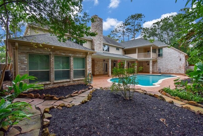 Building Photo - 807 Herdsman Dr