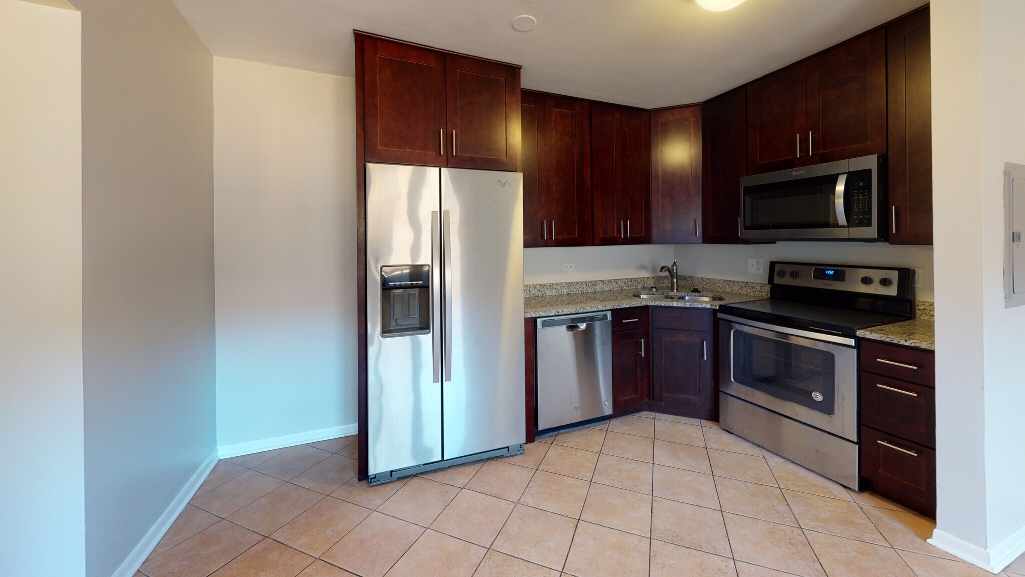 Building Photo - 6341 W Belmont Ave