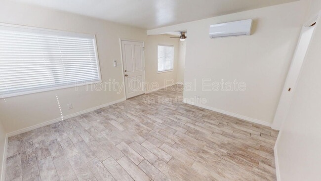 Building Photo - 713 Venice Ct.