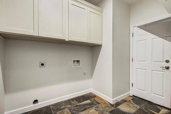 Building Photo - 309 Camperdown Elm Dr