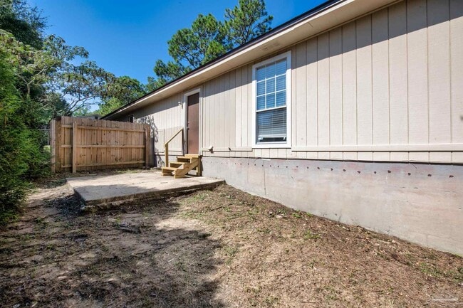 Building Photo - 10150 Guidy Ln
