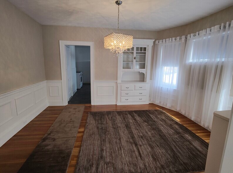 Building Photo - 19 Surry Rd