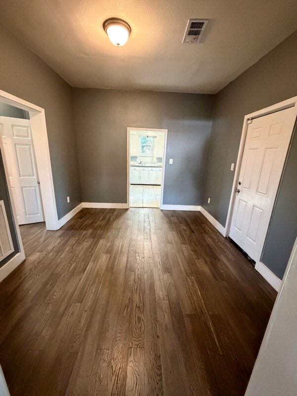 Building Photo - 120 W 18th St