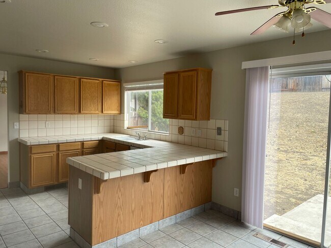 Building Photo - 8024 Moss Creek Dr