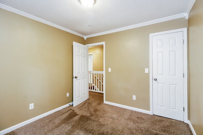 Building Photo - 4108 Sunbury Dr