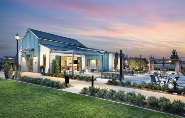 Building Photo - 2456 E Encanto Pso