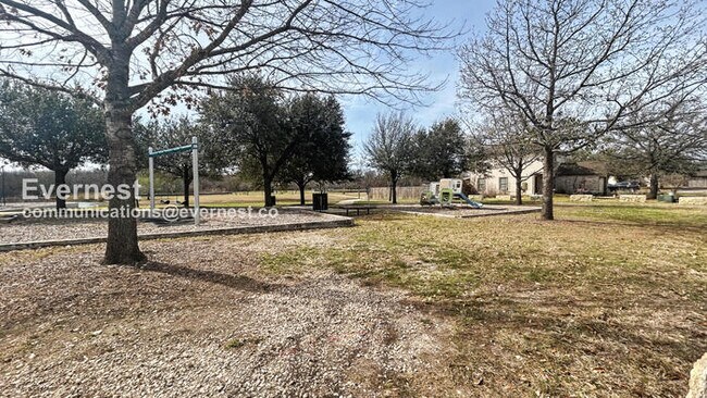 Building Photo - 3 Bed, 2 Bath Home with Garage / Pet-Friendly / Available Now!