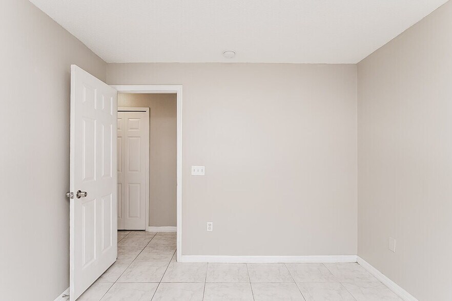 Building Photo - 417 Delicata Dr