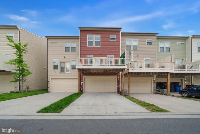 Building Photo - 817 Badger Ave