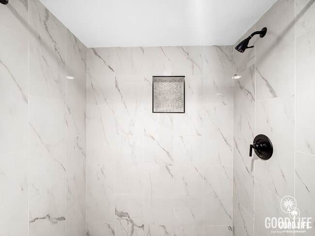 Building Photo - Modern Coastal Property In Gated Encinitas Community | 3BD/2.5BA w/Garage