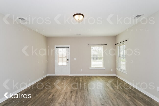 Building Photo - 180 White Oak Circle