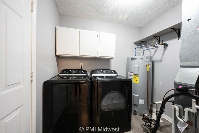 Building Photo - "Charming 3-Bed, 2-Bath Gem with 1323 Sq Ft of Comfort on Bitternut Drive!"