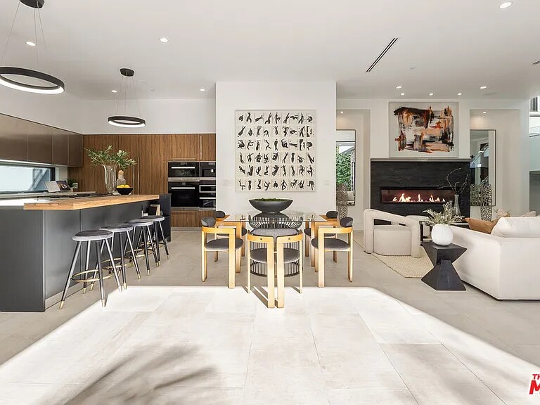 Building Photo - 1621 N Fairfax Ave