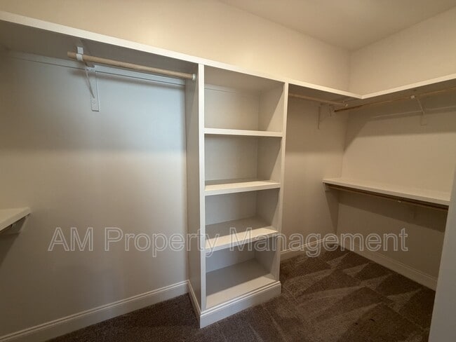 Building Photo - 102 Ancona Ln