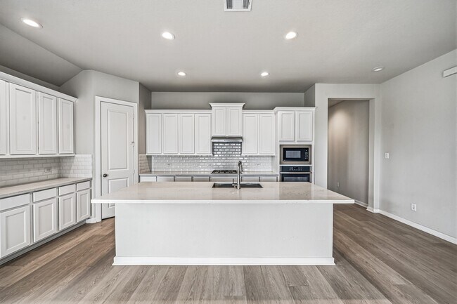 Building Photo - 7623 Coral Lk Dr