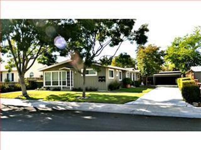 Primary Photo - 251 El Carmelo Ave