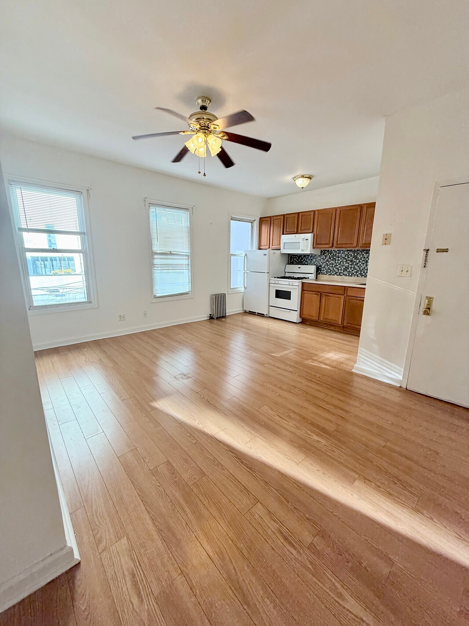 Building Photo - 1267 DeKalb Ave