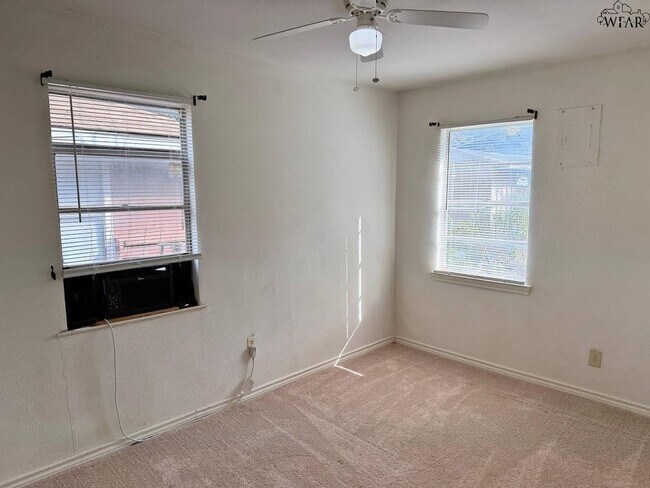 Building Photo - 2941 Stearns Ave