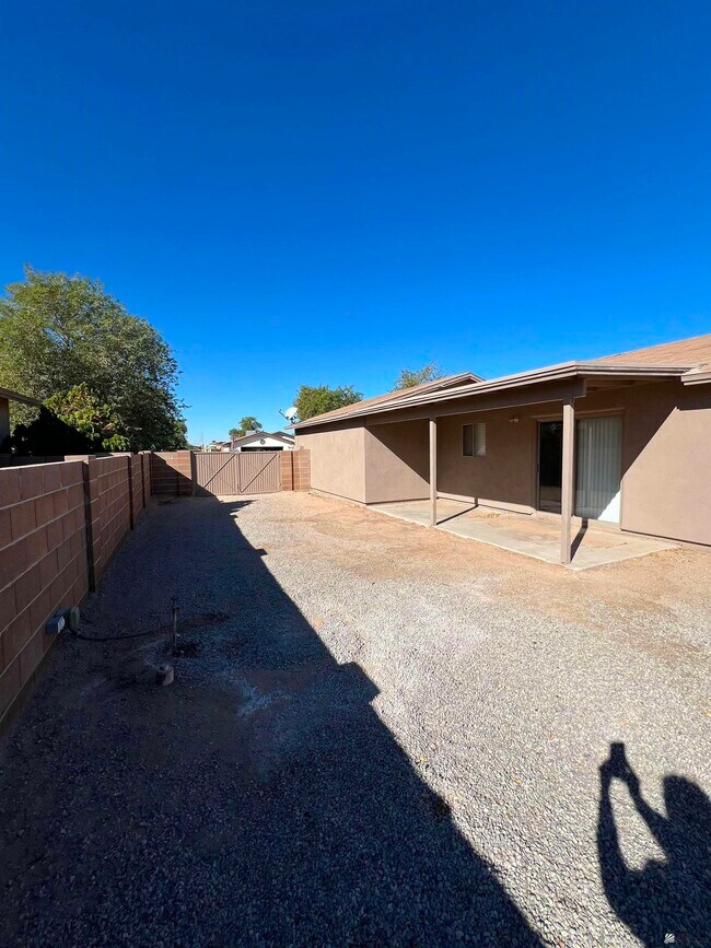 Building Photo - 10331 Monsoon Ave