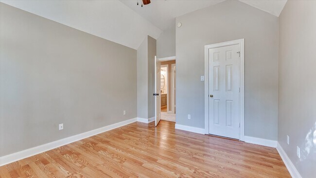 Building Photo - 15603 Twisting Springs Dr