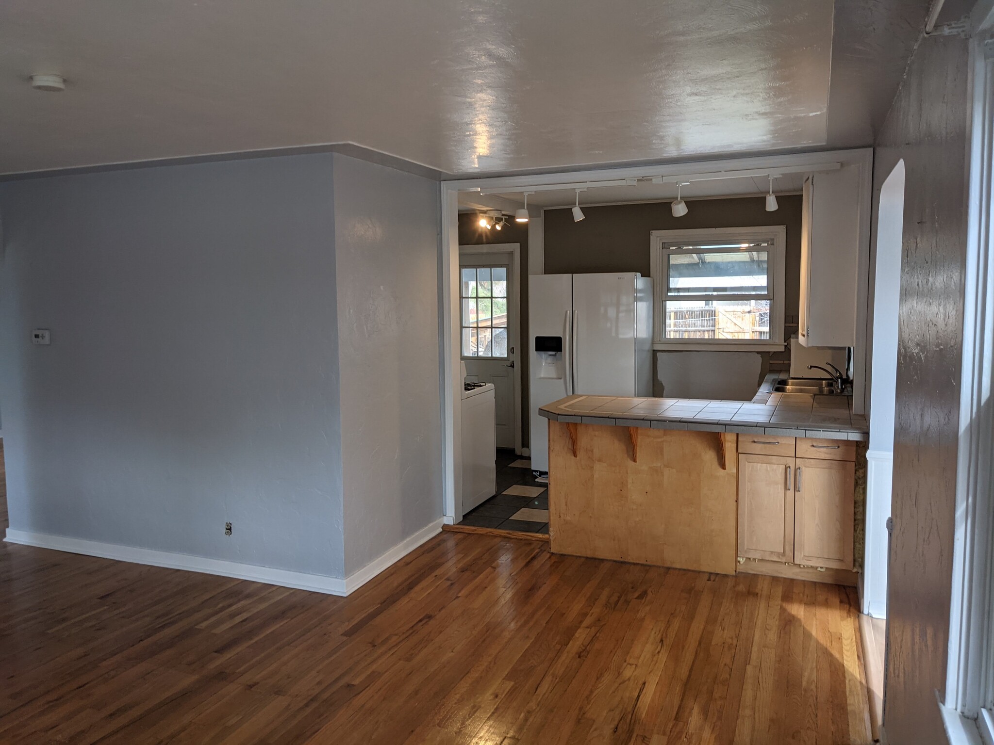 Building Photo - 470 S Pierson ST